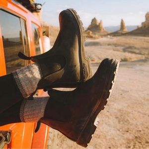 Women’s Classic 558 Chelsea Blundstone Boots, US women size 7, black